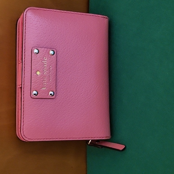 Kate Spade New York Cara Wellesley Wallet - Picture 2 of 7